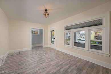 260 W Wayne St, Alliance, OH 44601 - photo 4