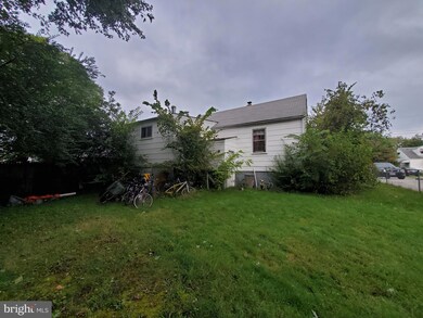 825 Martin Rd, Essex, MD 21221 - photo 3