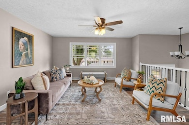 2426 W 44th St, Davenport, IA 52806 - photo 3