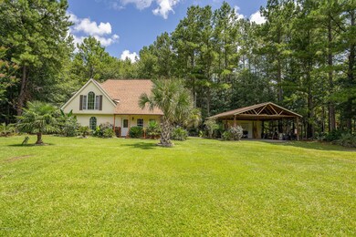 Front / Carport