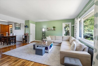 126 N Genevieve St, Cedar Falls, IA 50613 - photo 2