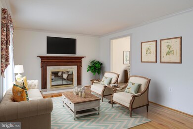 2122 Thomas View Rd, Reston, VA 20191 - photo 4