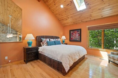 06_4154ChoctawTrail_14_PrimaryBedroom_Lo