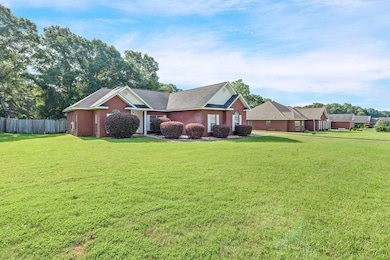 107 Fountain Crest Dr, Enterprise, AL 36330 - photo 2