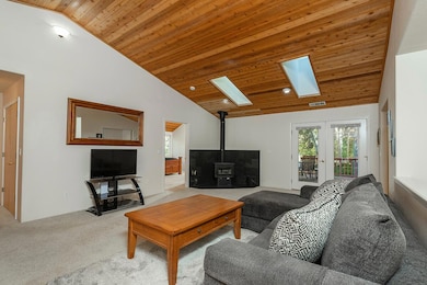 4027 Azalea Dr - 7 of 79