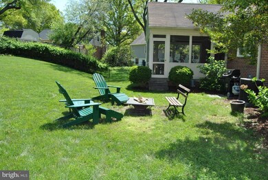 1038 Dalebrook Dr, Alexandria, VA 22308 - photo 2