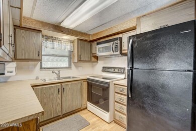 10-web-or-mls-E Knox Rd 94-010