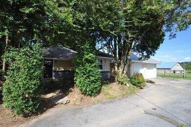 5798 Limeport Pike, Coopersburg, PA 18036 - photo 3