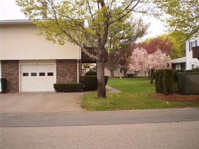 243 Chatham Cir, Warwick, RI 02886 - photo 4