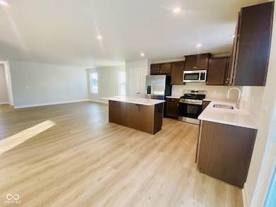 2056 Bouquet Dr, Danville, IN 46122 - photo 3