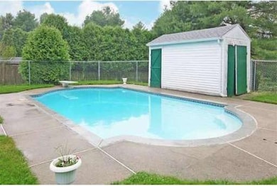 10 Mashpee Cir, Northborough, MA 01532 - photo 3