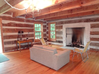 Living RoomDSC06262