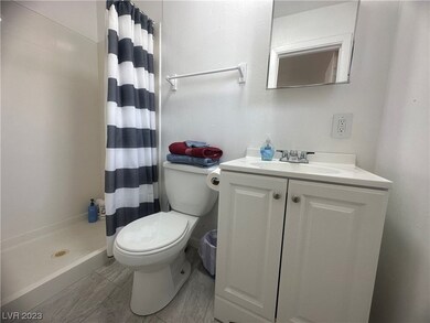 2125 Elm Ave unit 2, Las Vegas, NV 89101 - photo 6