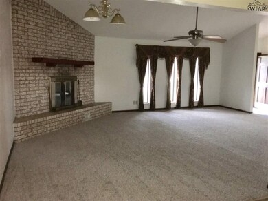 1619 Hursh Ave, Wichita Falls, TX 76302 - photo 2