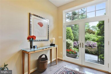 7609 Glennon Dr, Bethesda, MD 20817 - photo 3