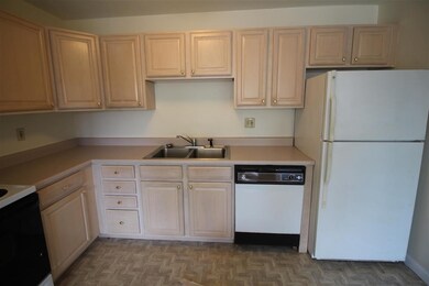 73 E Broadway unit Z, Derry, NH 03038 - photo 5