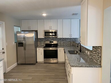 8943 Macarthur Ct S, Jacksonville, FL 32216 - photo 3