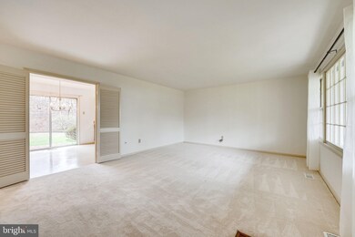 12823 Melville Ln, Fairfax, VA 22033 - photo 7