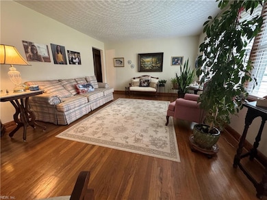 1441 Boxwood Dr, Chesapeake, VA 23323 - photo 5