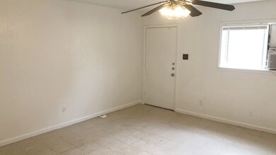8010 Roswell St unit 3, Houston, TX 77022 - photo 7