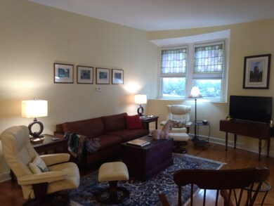 125 Circular St unit 3, Saratoga Springs, NY 12866 - photo 4