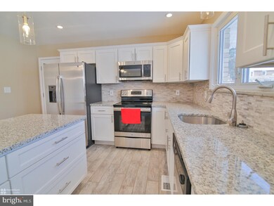 956 Kossuth St, Freemansburg, PA 18017 - photo 4