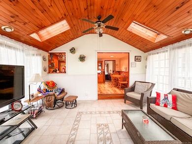 116 E Putnam Rd, Putnam, CT 06260 - photo 6