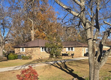 1203 Edgewood Dr, Manchester, TN 37355 - photo 4