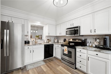 193 Old Village Ln, Bethel Park, PA 15102 - photo 4