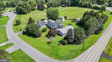 9201 Owings Manor Ct, Owings, MD 20736 - photo 4