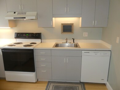 170 E Hadley Rd unit 52, Amherst, MA 01002 - photo 4