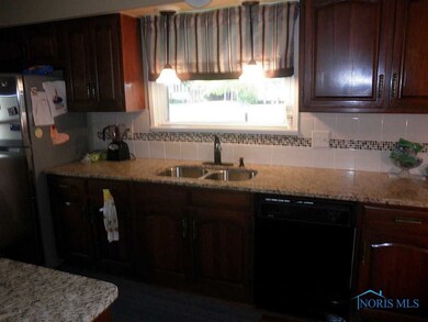 Eat In Kitchen.