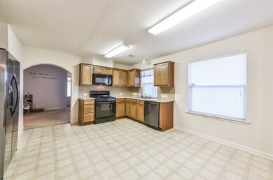 8903 Doak Ln, Houston, TX 77075 - photo 5