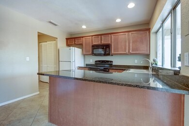 903 W Loughlin Dr-21
