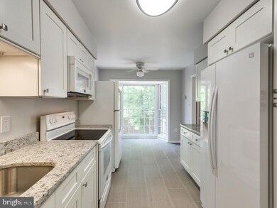 3022 Seven Oaks Place, Falls Church, VA 22042 - photo 7