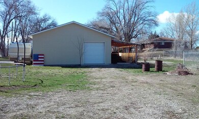 811 James St, Blackfoot, ID 83221 - photo 3