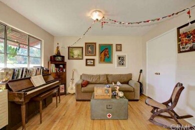 Den/dining room/4th bedroom has closet and door to