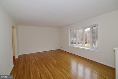 13503 Tabscott Dr, Chantilly, VA 20151 - photo 7