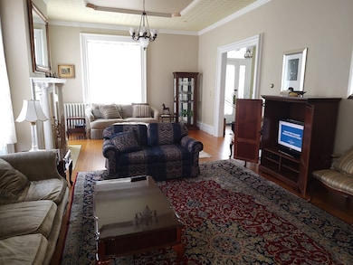 117 Circular St unit 2, Saratoga Springs, NY 12866 - photo 7