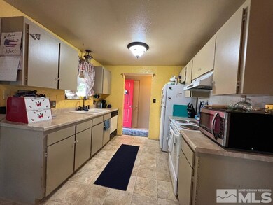 125 Circle Dr, Winnemucca, NV 89445 - photo 4