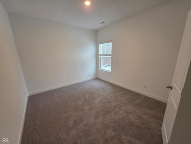 5606 Marlowe Creek Ln, Clayton, IN 46118 - photo 2