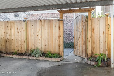 1203 Carriage Light Loop-2