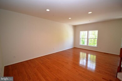 4502 Hidden Stream Ct unit 10, Owings Mills, MD 21117 - photo 3