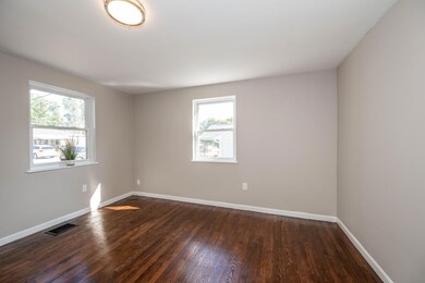 9 Beverly Pl (10 of 47)