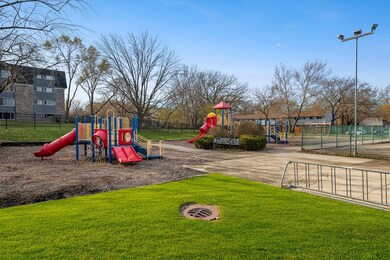 3056 Kingston Ct, Streamwood, IL 60107 - photo 4