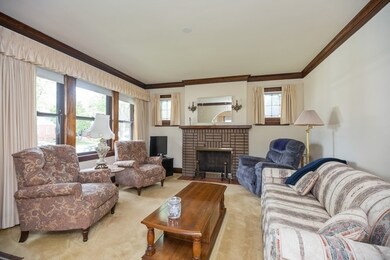 1047 Greenview Ave, Des Plaines, IL 60016 - photo 2