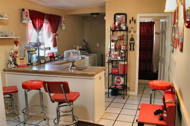 Guest Quarters/Party Room