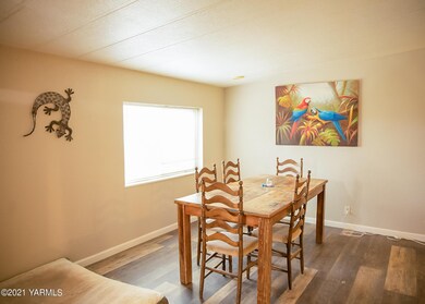 Formal Dining