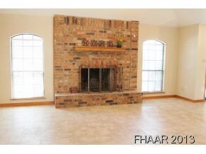 111 E Blancas Dr, Copperas Cove, TX 76522 - photo 3