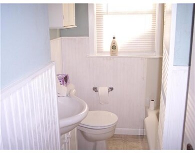 524 N Dexter Dr, Lansing, MI 48910 - photo 6